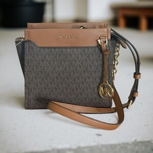 NWT Authentic Michael Kors Graham North South Signature Crossbody Bag